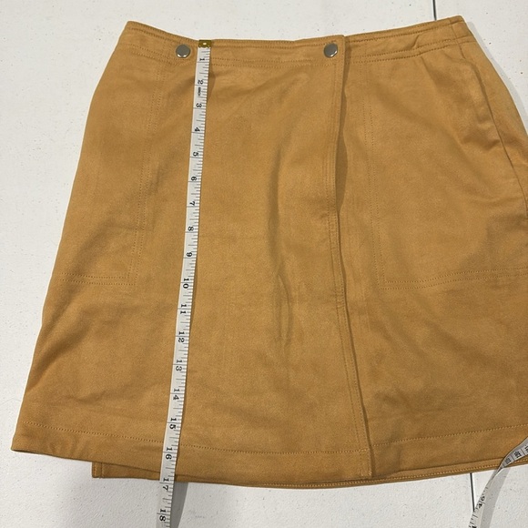 Lulu’s Women’s Tan Snap Wrap Pencil Mini Skirt Size Medium NWT‎ - Picture 8 of 8